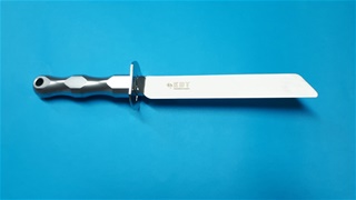 <p><strong>Butter Cutting Knife</strong></p>
